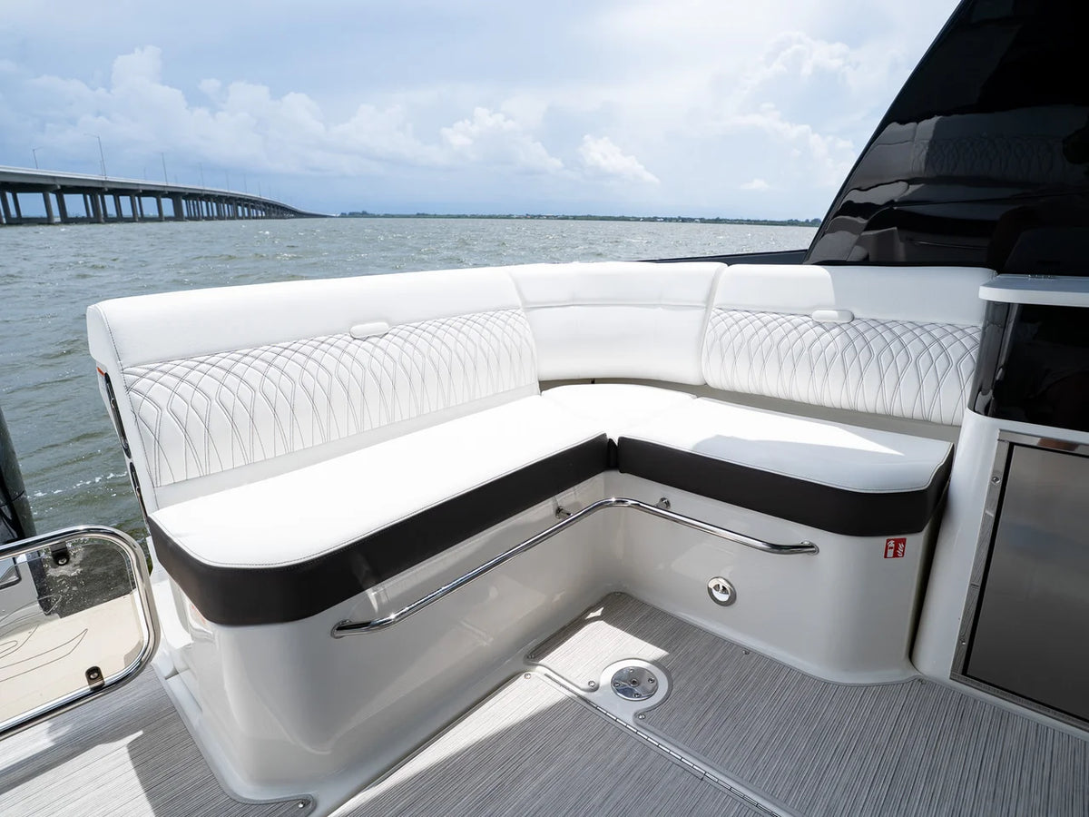 2026 Sea Ray Sundancer 370 Outboard 37.0 feet, Clearwater, Florida #31