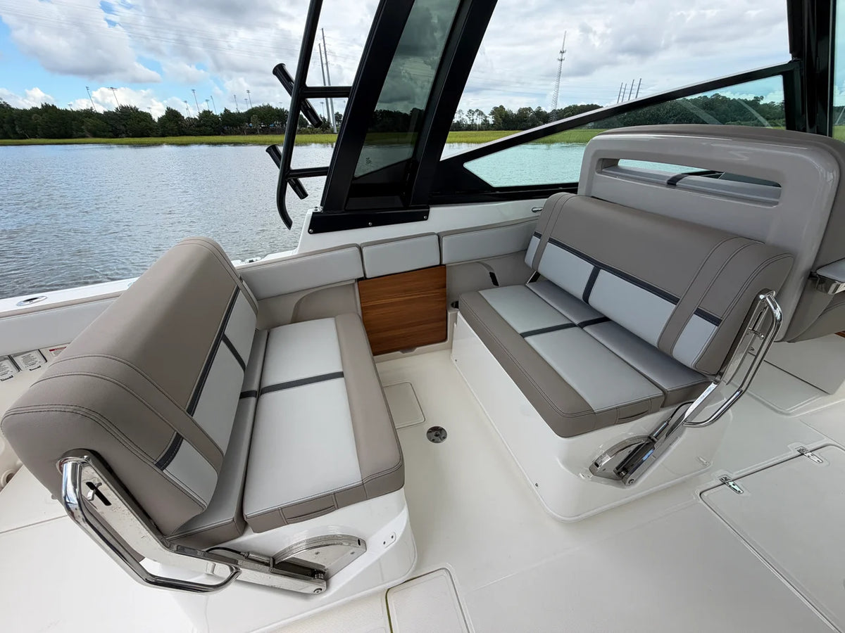 2026 Boston Whaler 330 Vantage 33.0 feet, Charleston, SC #27