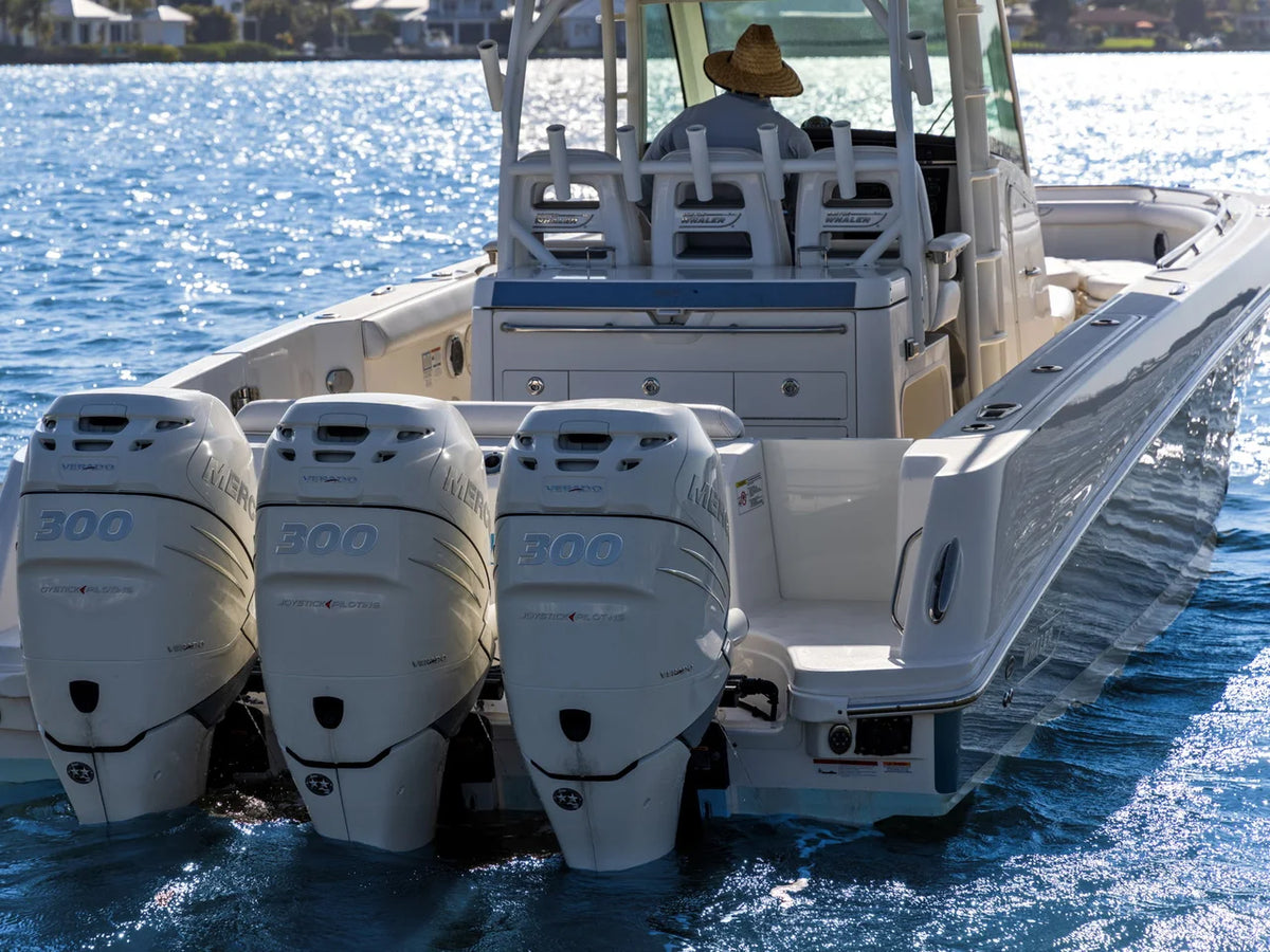 2014 Boston Whaler 350 OUTRAGE 35.0 feet, Naples, Florida #12