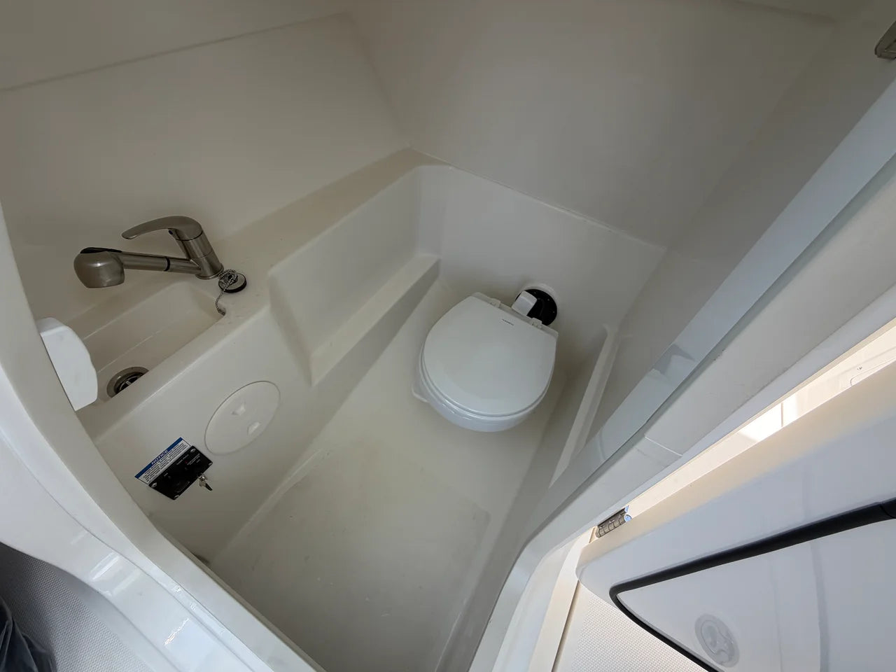 2027 Boston Whaler 240 Vantage 24.0 feet, Stuart, Florida #33