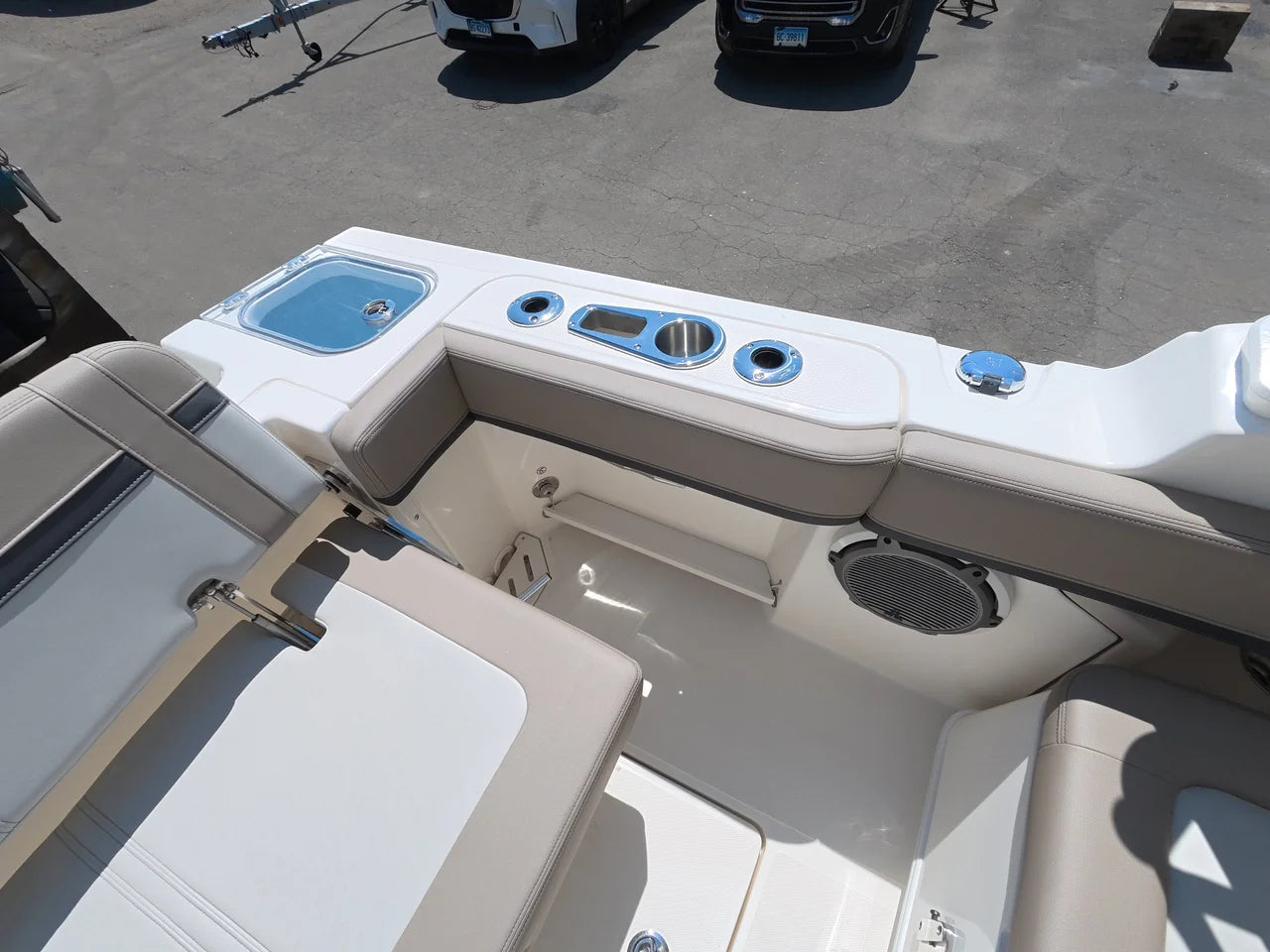 2026 Boston Whaler 240 Vantage 24.0 feet, Norwalk, Connecticut #8