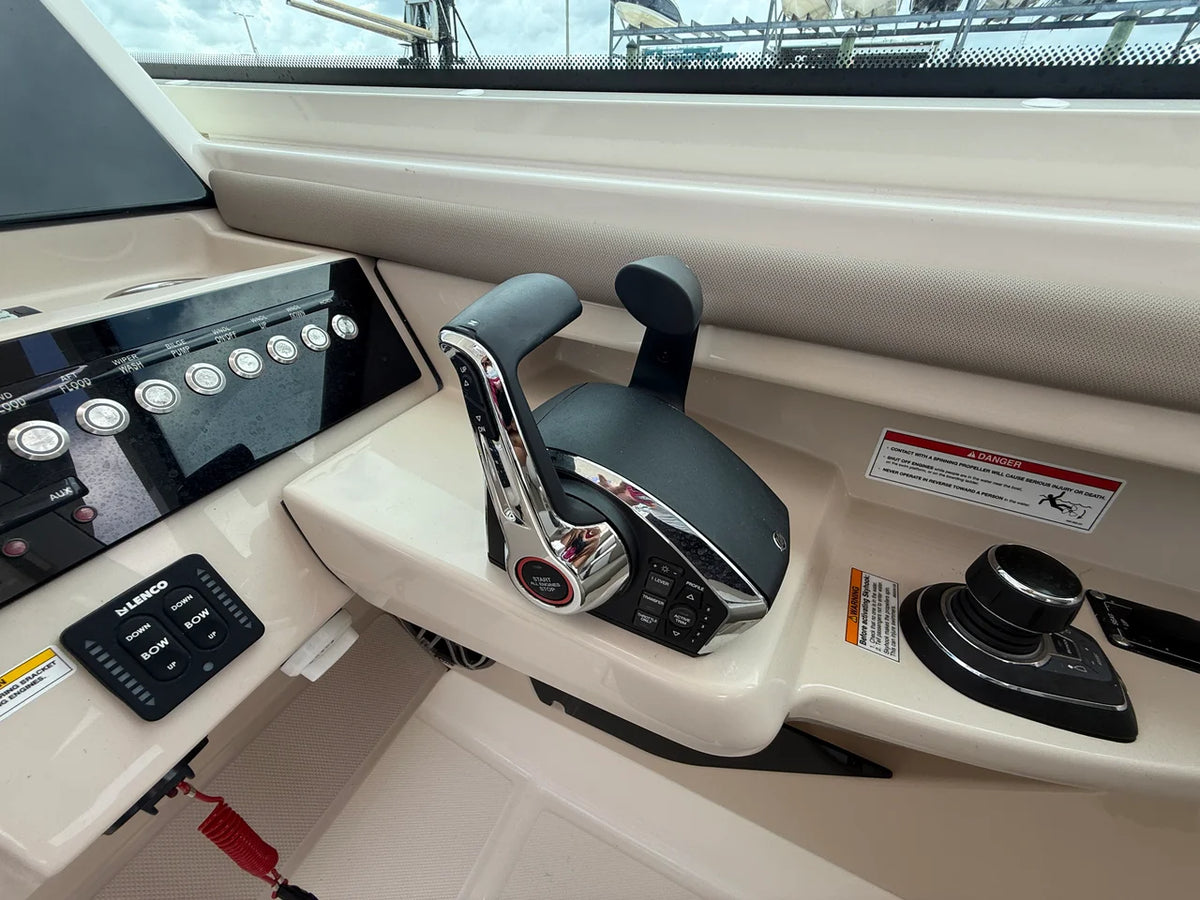 2027 Boston Whaler 330 Vantage 33.0 feet, Sarasota, FL #15