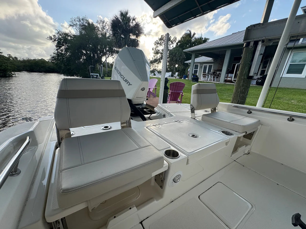 2024 Boston Whaler 250 DAUNTLESS 25.0 feet, Stuart, Florida #9