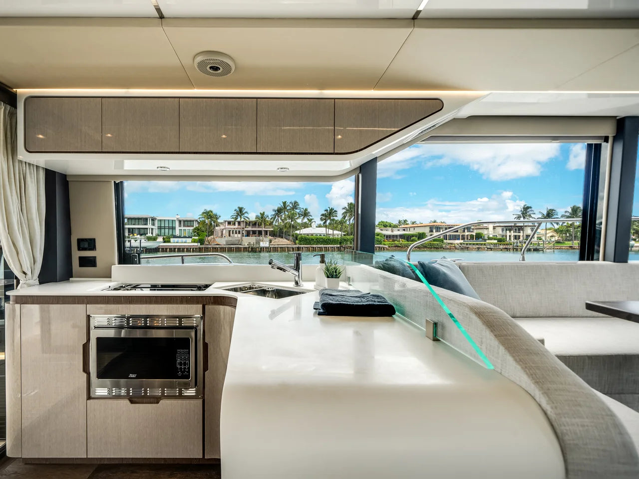 2026 Cruisers Yachts 57 FLY 57.0 feet, Jupiter, Florida #36