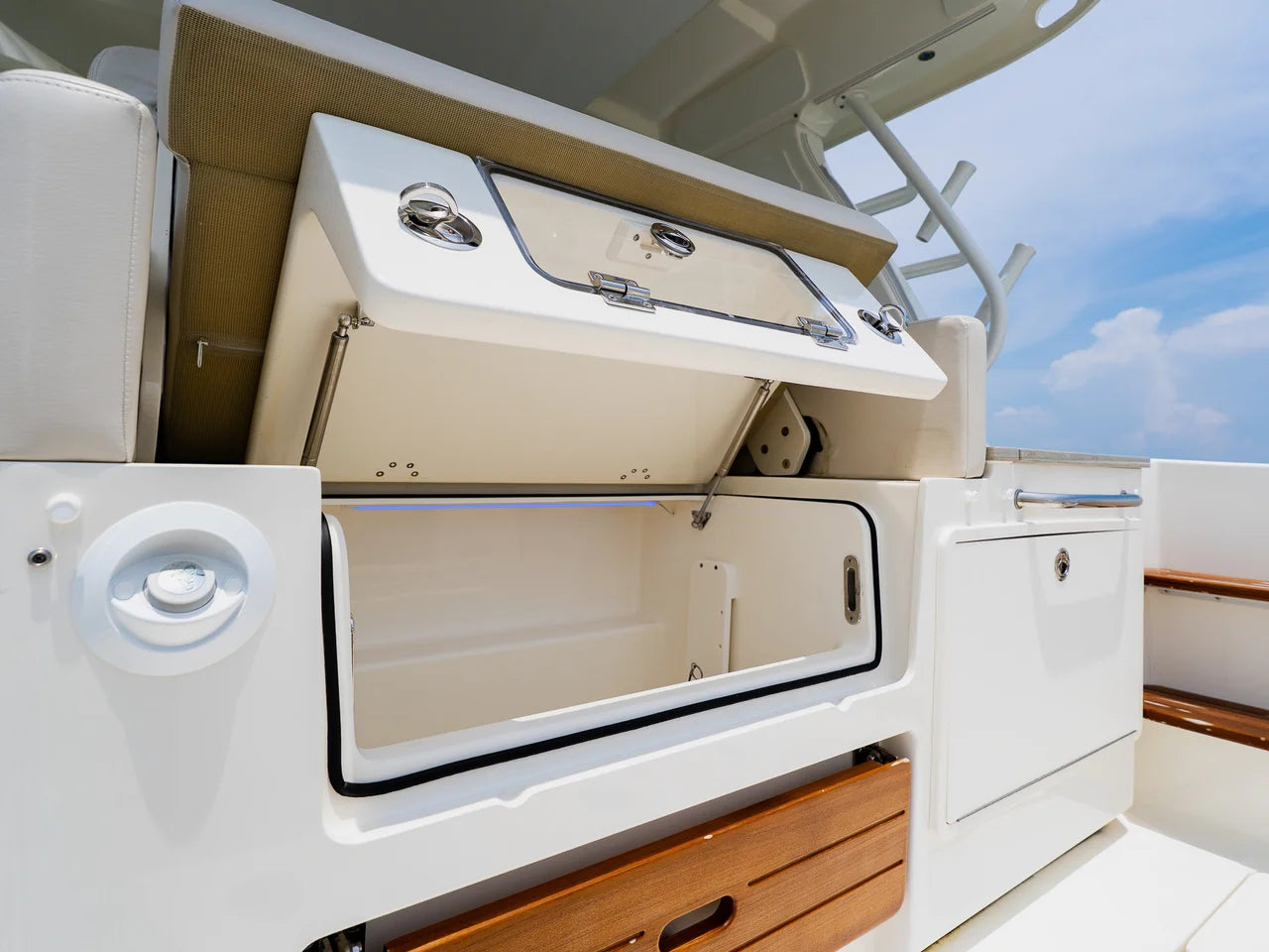2023 Boston Whaler 350 Realm 35.0 feet, Clearwater, Florida #74