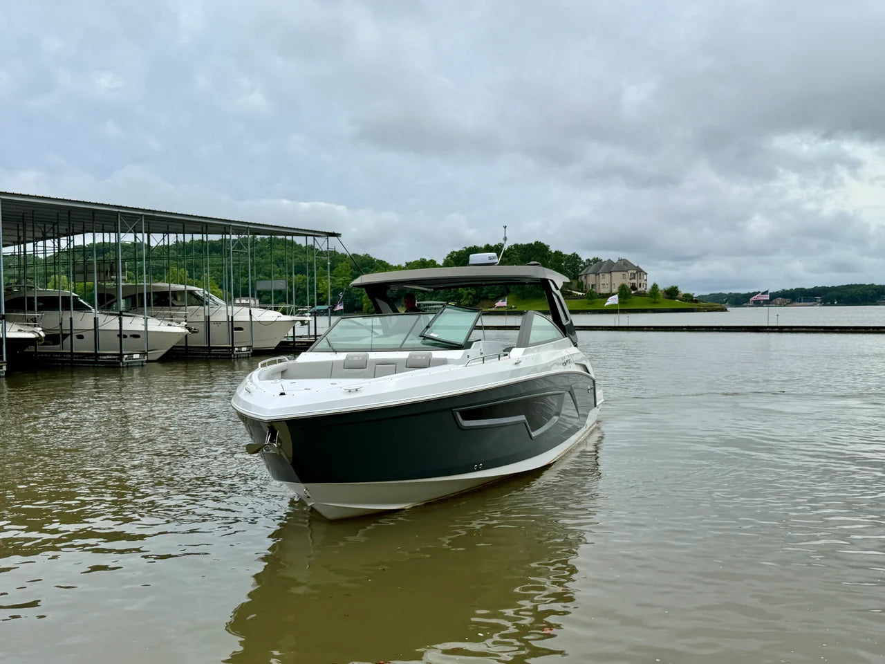 2026 Cruisers Yachts 34 GLS Outboard 34.0 feet, Lake Ozark, MO #3