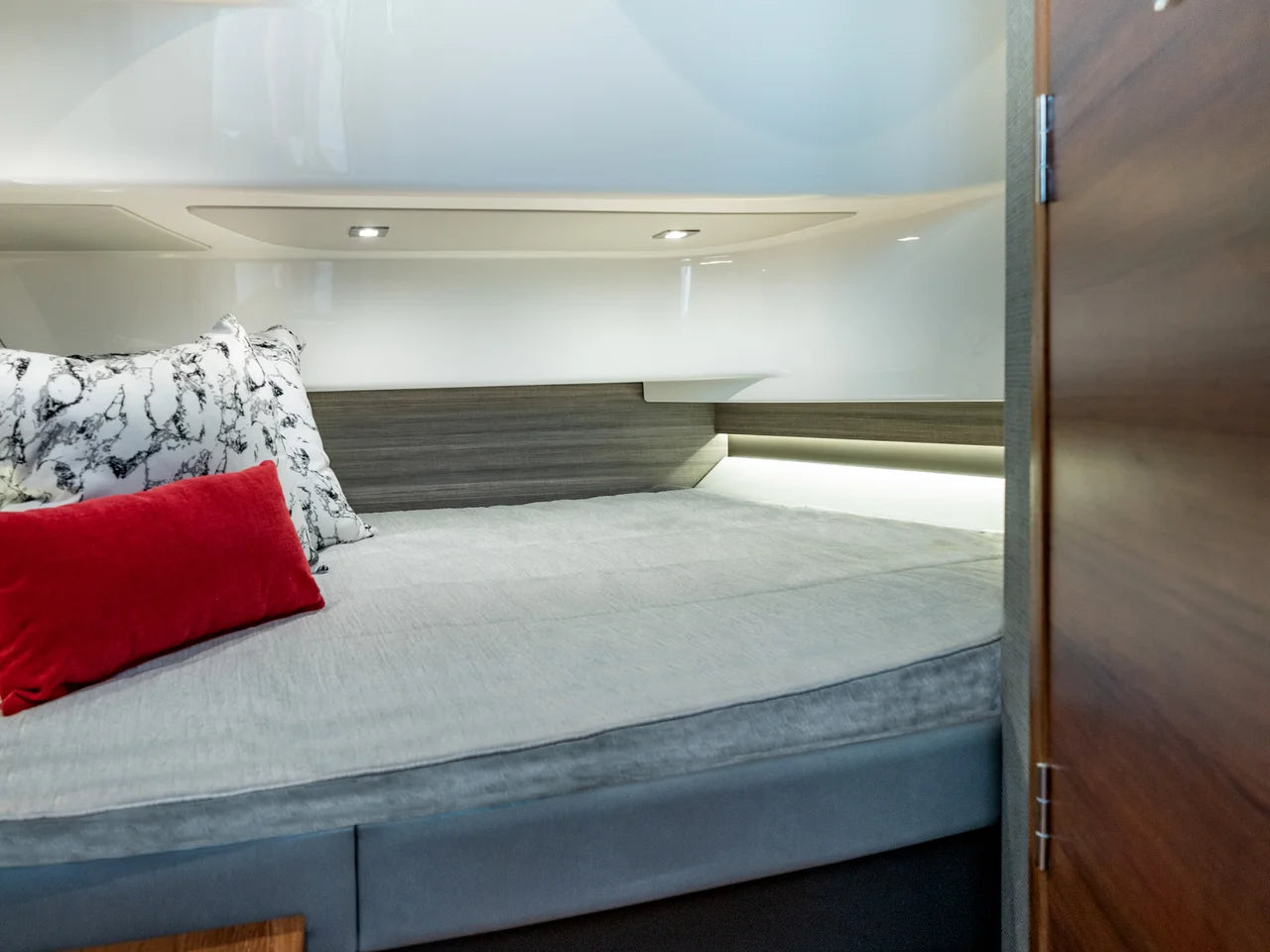 2026 Tiara Yachts 34 LS 34.0 feet, Inuvik, Northwest Territories #10