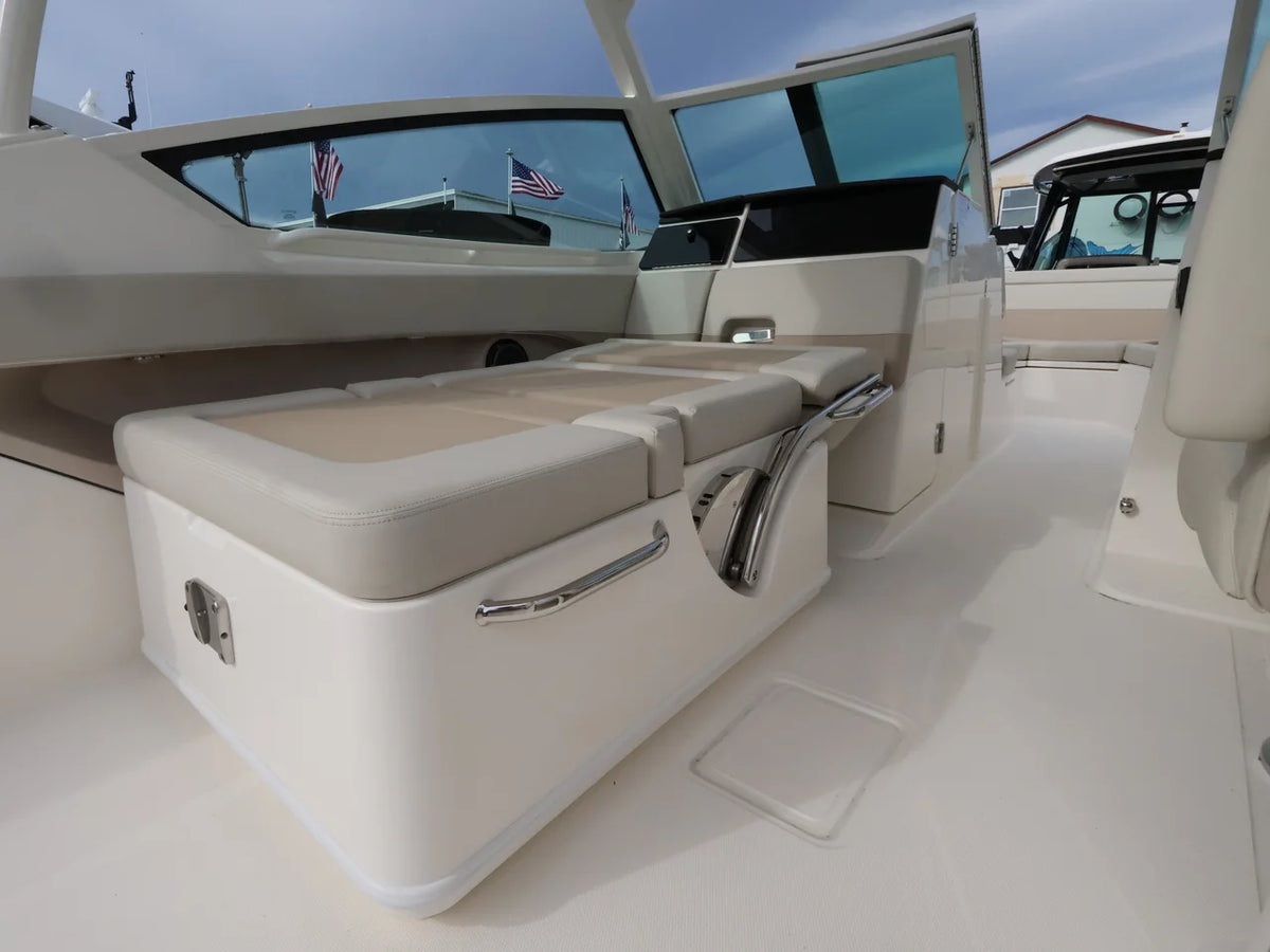 2027 Boston Whaler 280 Vantage 27.0 feet, Naples, Florida #15