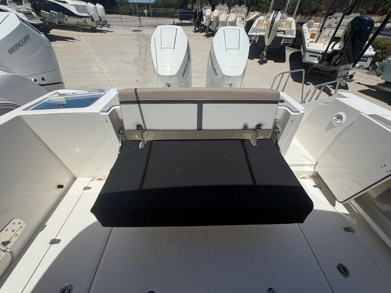 2027 Boston Whaler 330 Vantage 33.0 feet, Stuart, Florida #9