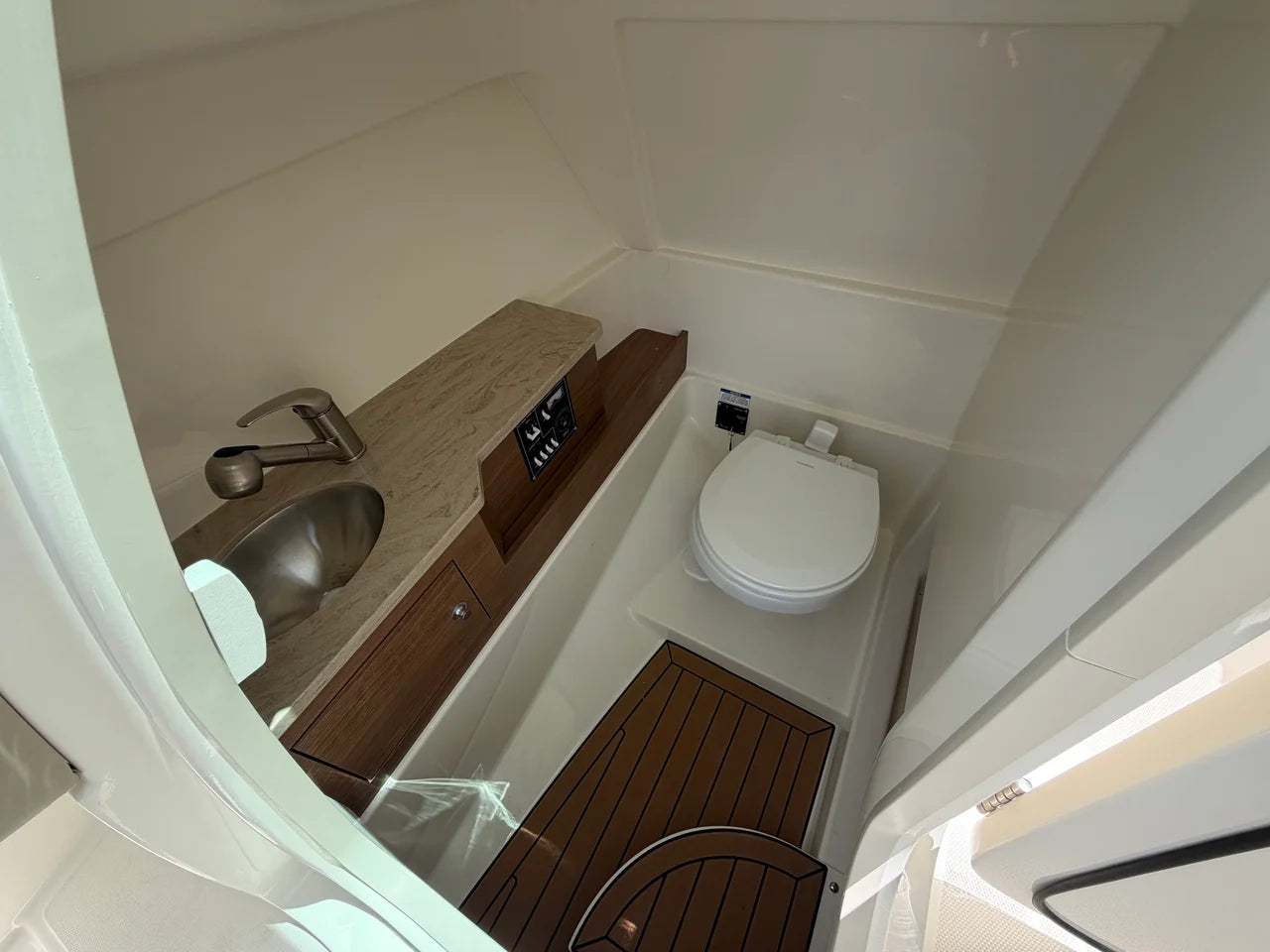 2027 Boston Whaler 280 Vantage 28.0 feet, Stuart, Florida #37