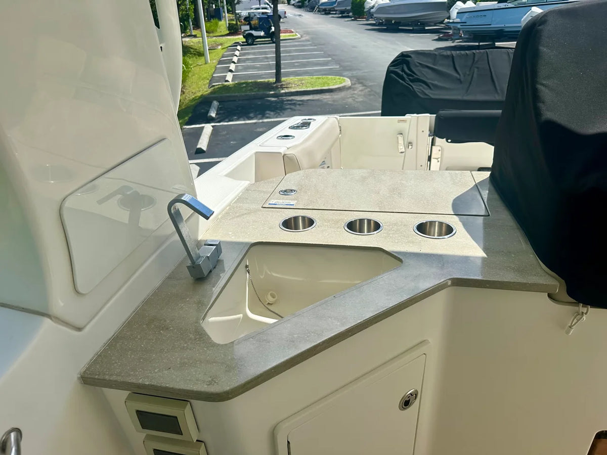 2021 Boston Whaler 350 REALM 35.0 feet, Fort Myers, FL #18