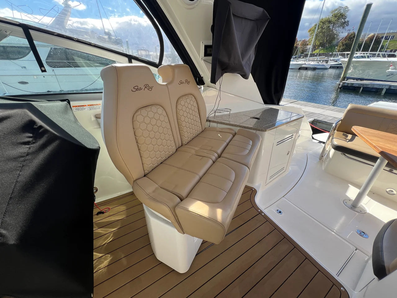 2018 Sea Ray 350 SUNDANCER 35.0 feet, Wakefield, RI #25