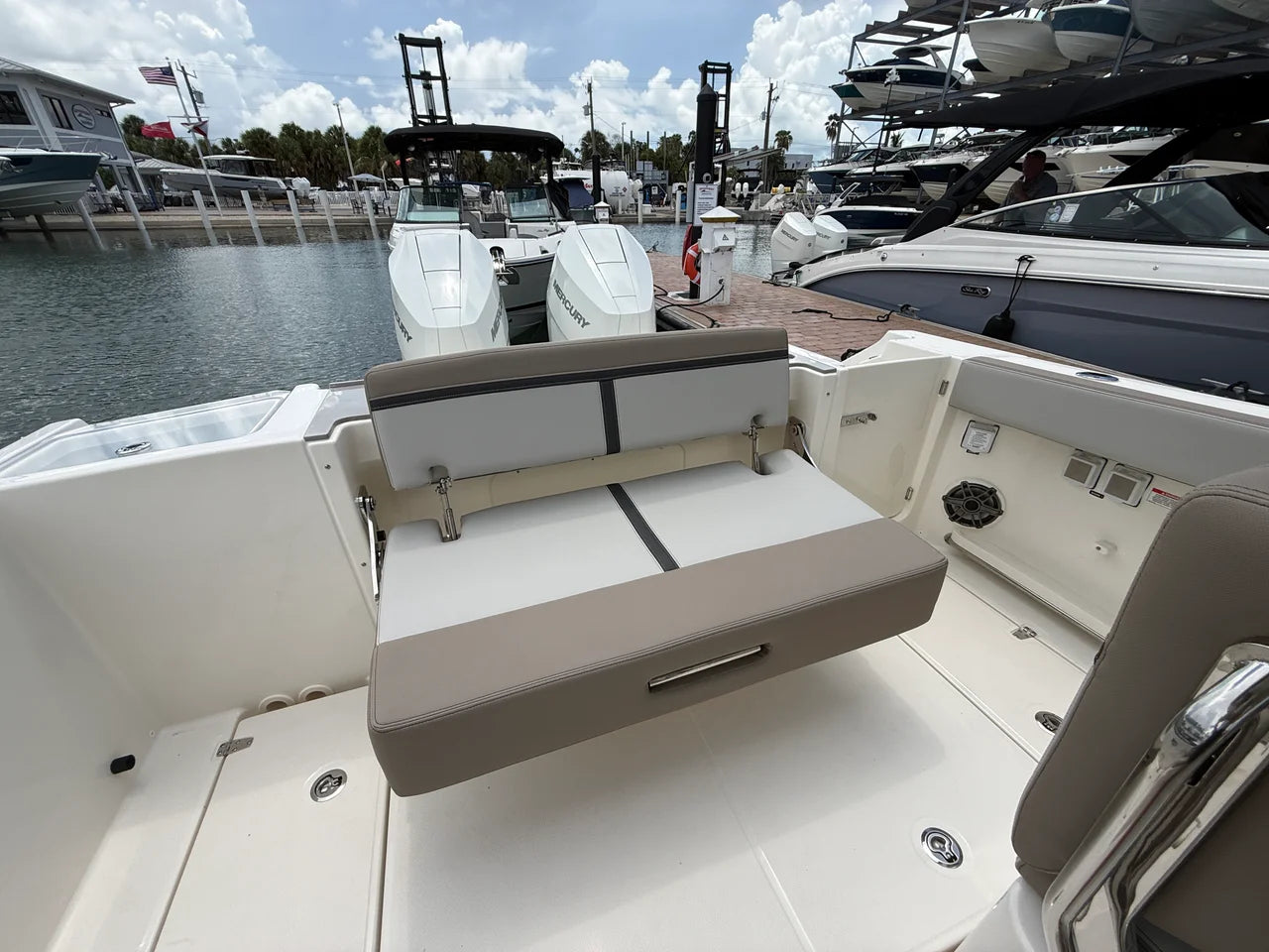 2027 Boston Whaler 330 Vantage 33.0 feet, Sarasota, FL #34