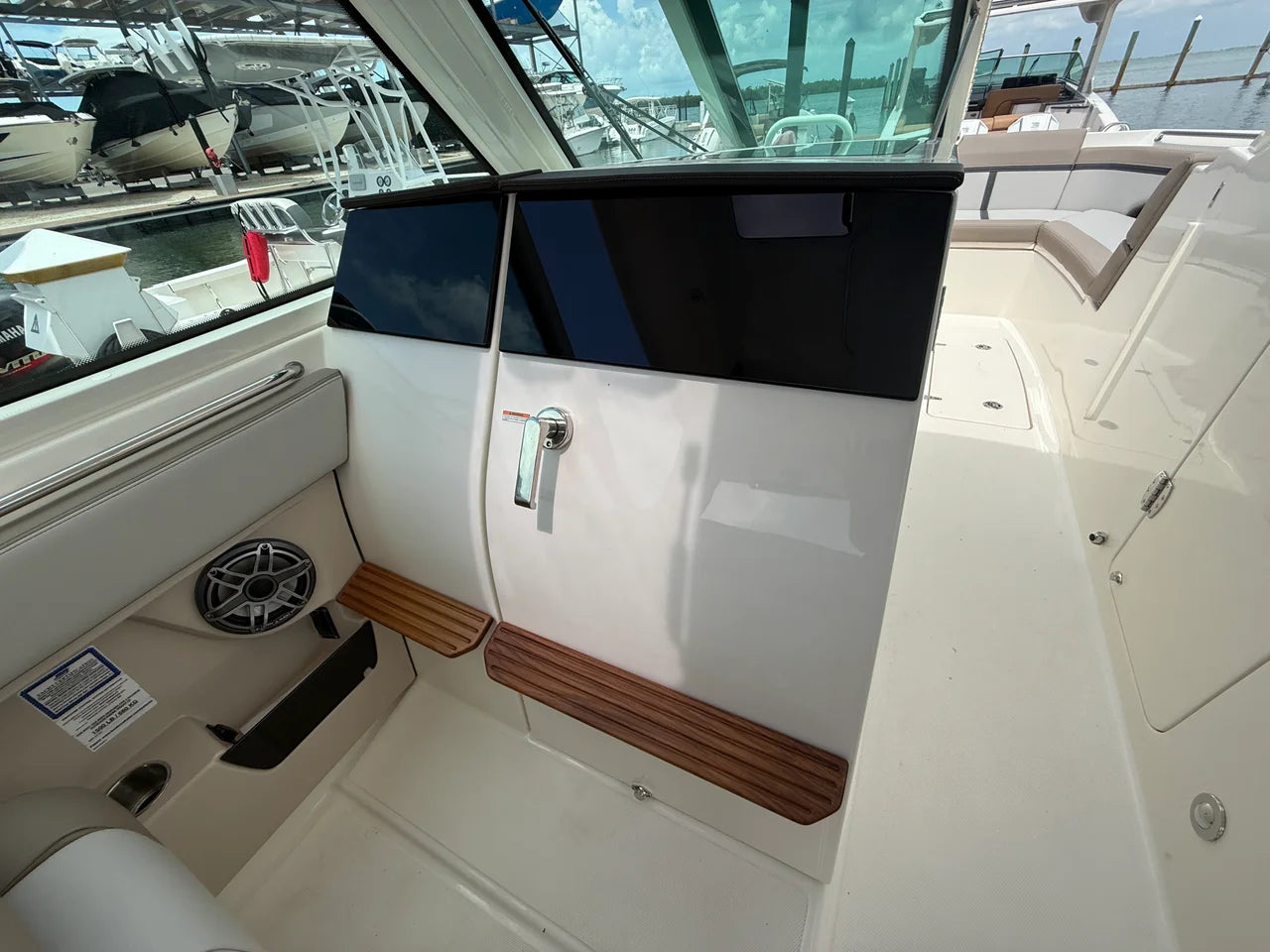 2027 Boston Whaler 330 Vantage 33.0 feet, Sarasota, FL #18
