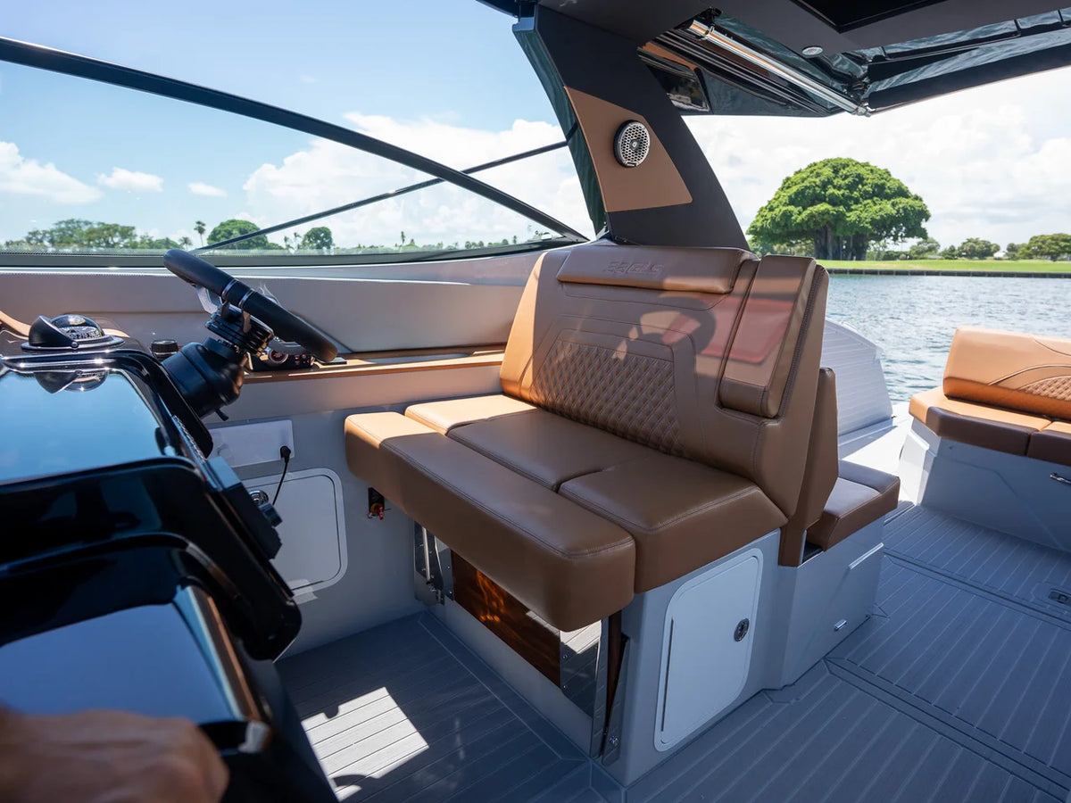2027 Cruisers Yachts 38 GLS Outboard 38.0 feet, Miami, FL #20