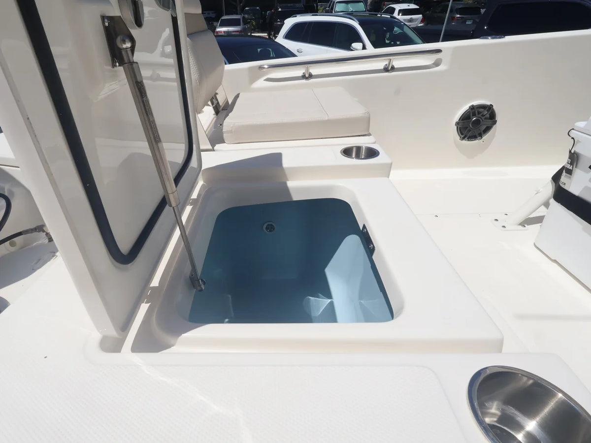 2027 Boston Whaler 250 Dauntless 25.0 feet, Naples, Florida #10