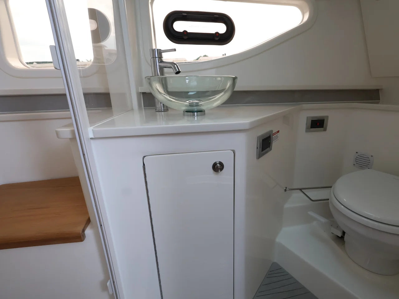 2026 Sea Ray Sundancer 370 Outboard 37.0 feet, Naples, Florida #55