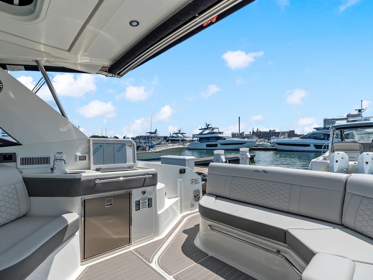 2027 Sea Ray Sundancer 320 Outboard 32.0 feet, Quincy, MA #12