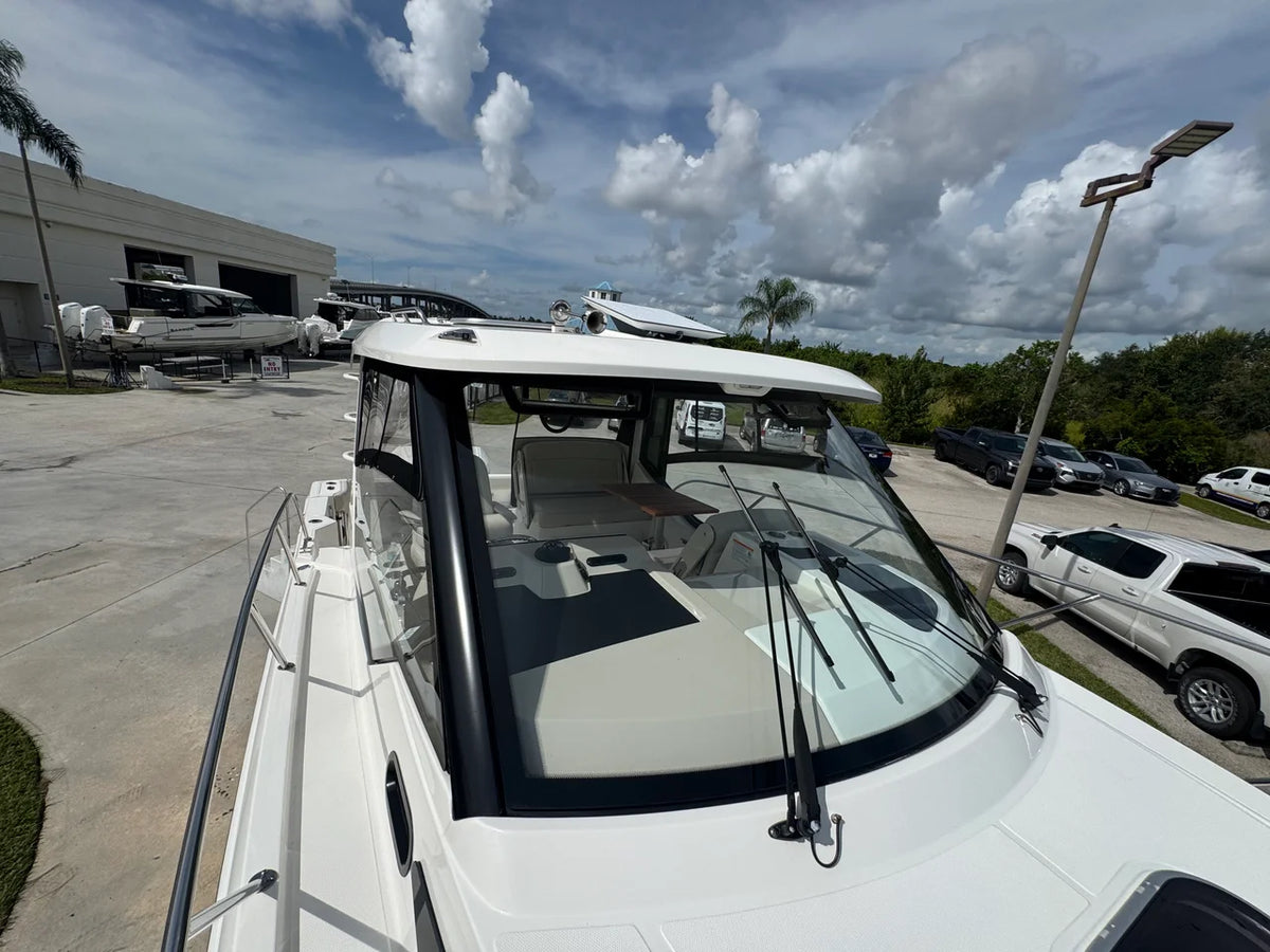 2026 Boston Whaler 325 CONQUEST 32.0 feet, Stuart, Florida #48