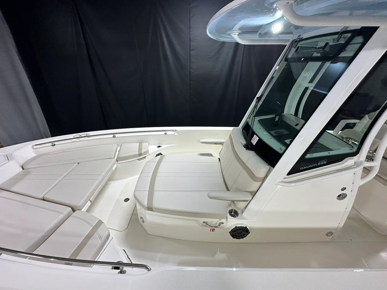 2026 Boston Whaler 280 Dauntless 28.0 feet, Nisswa, Minnesota #8