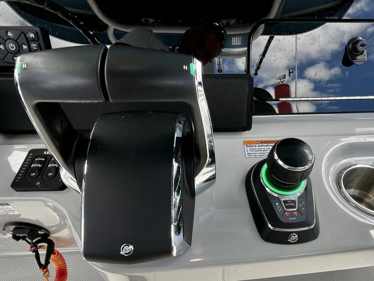 2023 Boston Whaler 330 OUTRAGE 33.0 feet, Venice, Florida #21