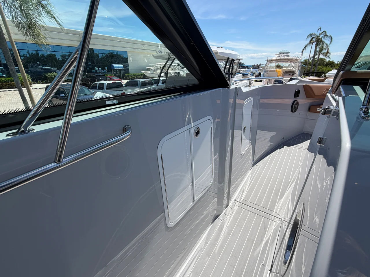2024 Cruisers Yachts 38 GLS South Beach Outboard 38.0 feet, Stuart, Florida #27