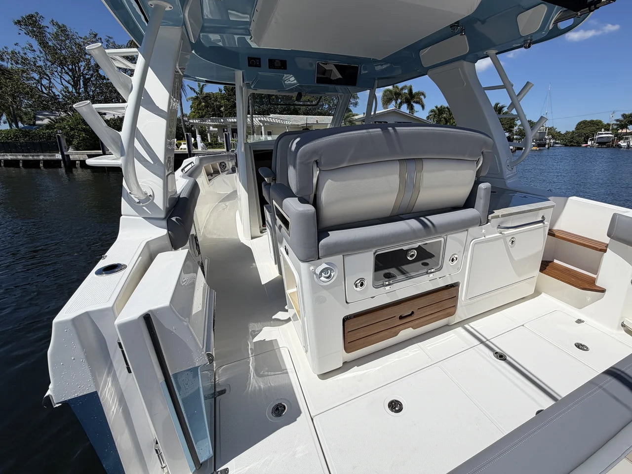 2024 Boston Whaler 350 REALM 35.0 feet, Pompano Beach, Florida #35