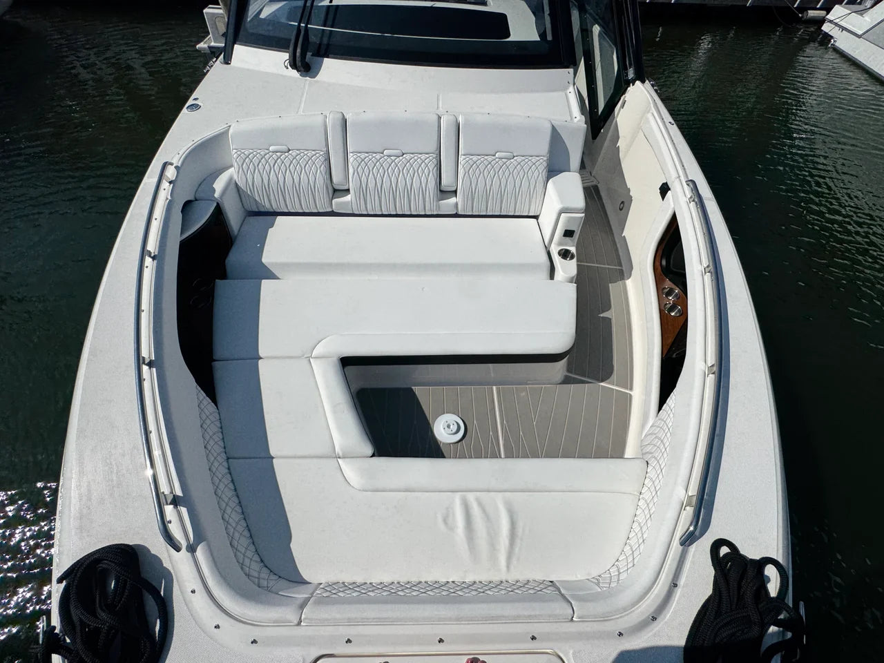 2025 Sea Ray 370 SUNDANCER OB 39.0 feet, Clearwater, Florida #46