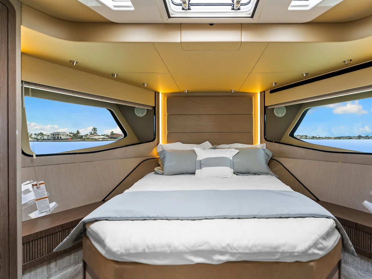 2026 Cruisers Yachts 57 FLY 57.0 feet, Miami, FL #21