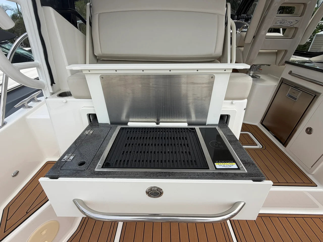 2023 Boston Whaler 325 CONQUEST 32.0 feet, Naples, FL #15