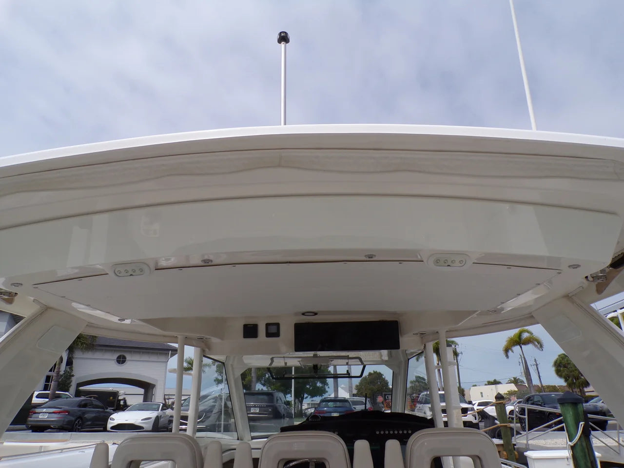 2018 Boston Whaler 420 OUTRAGE 42.0 feet, Naples, FL #99