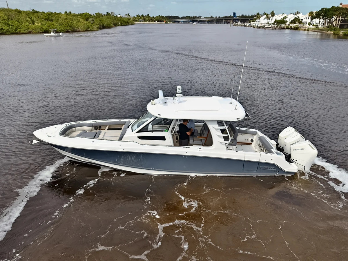 2025 Boston Whaler 350 REALM 35.0 feet, Stuart, Florida #17