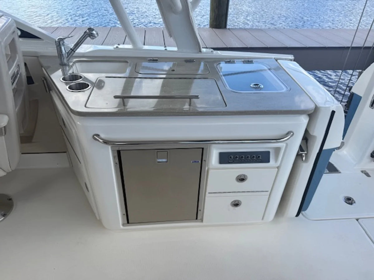 2023 Boston Whaler 32 DC 32.0 feet, Cape coral, FL #9