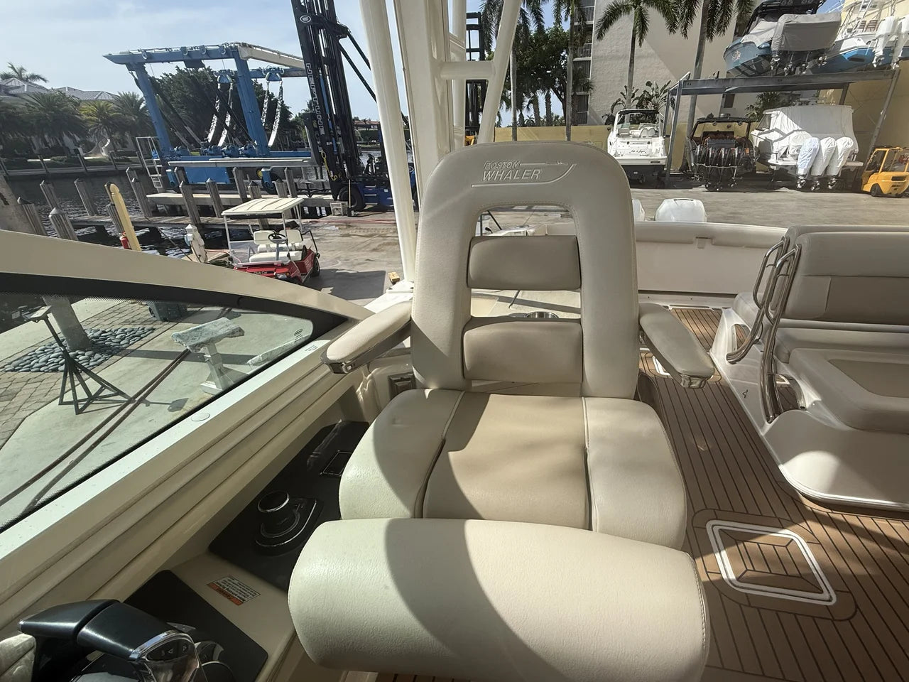 2018 Boston Whaler 320 VANTAGE 32.0 feet, Pompano Beach, Florida #50