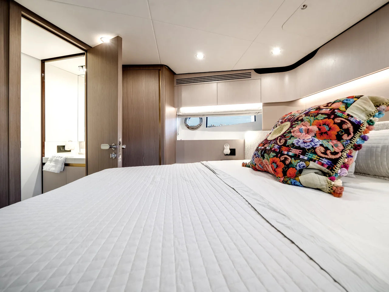 2022 Azimut 60 FLY 60.0 feet, Hollywood, Florida #17