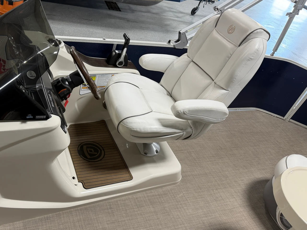 2014 Premier 235 SOLARIS 25.0 feet, Nisswa, Minnesota #33