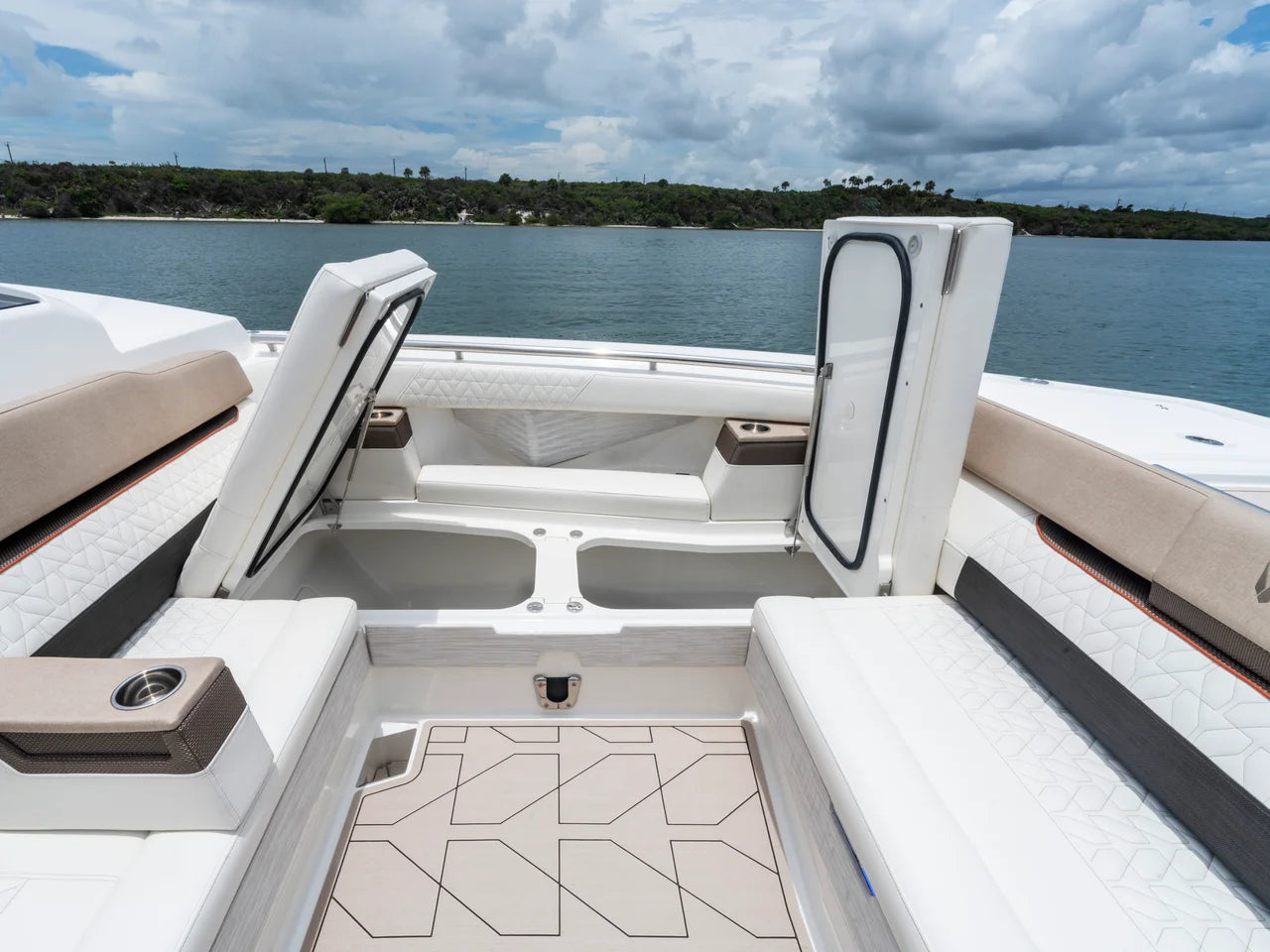 2027 Ducari 37 XIV 37.0 feet, Jupiter, Florida #59