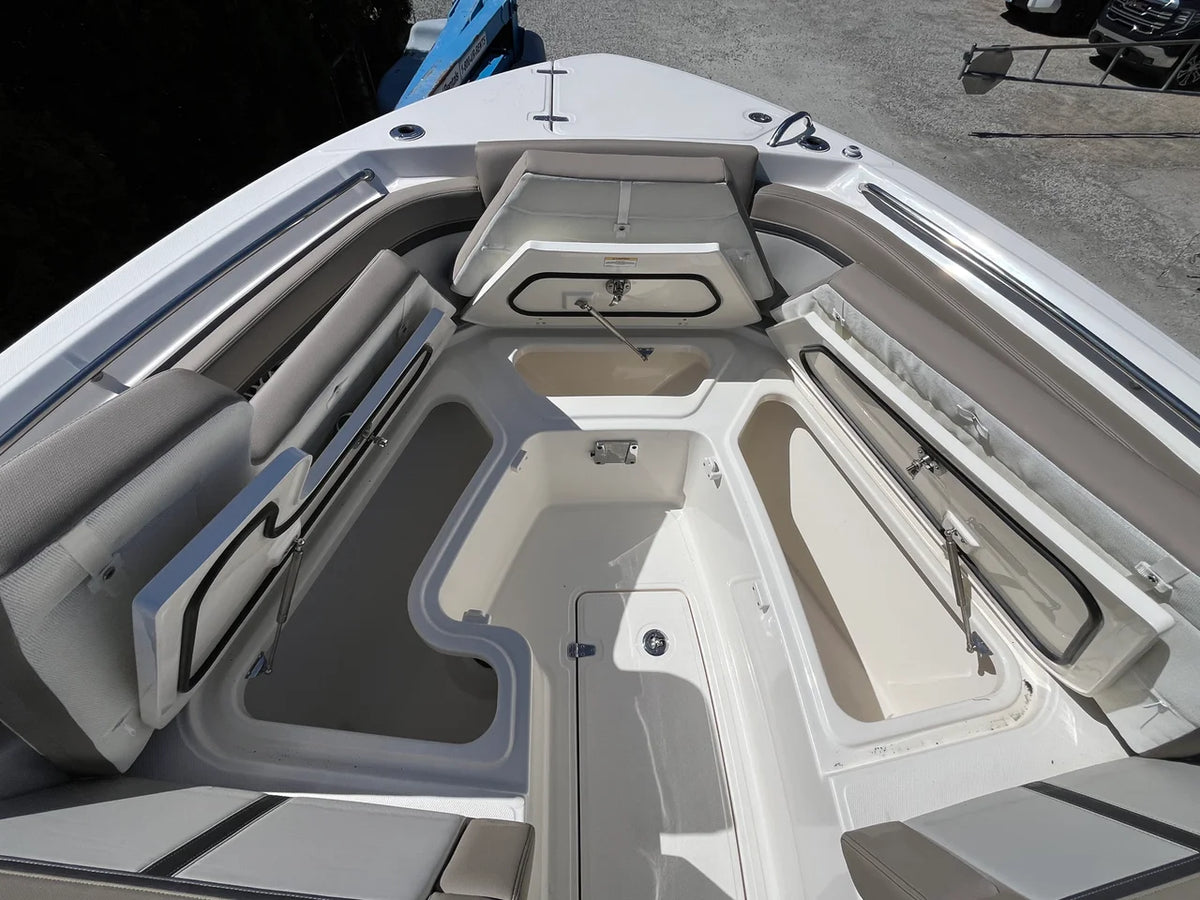 2026 Boston Whaler 330 Vantage 33.0 feet, Wakefield, RI #31