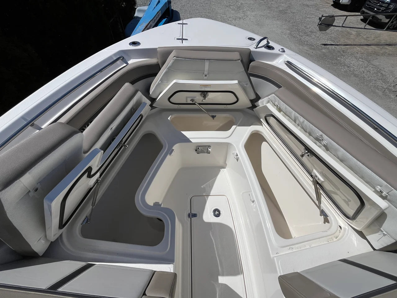 2026 Boston Whaler 330 Vantage 33.0 feet, Wakefield, RI #31