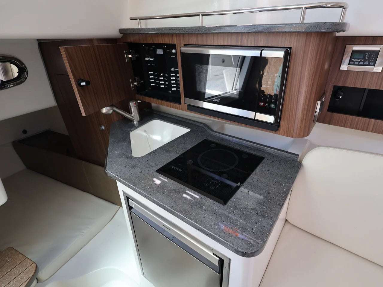 2026 Boston Whaler 285 Conquest 28.0 feet, Naples, Florida #33
