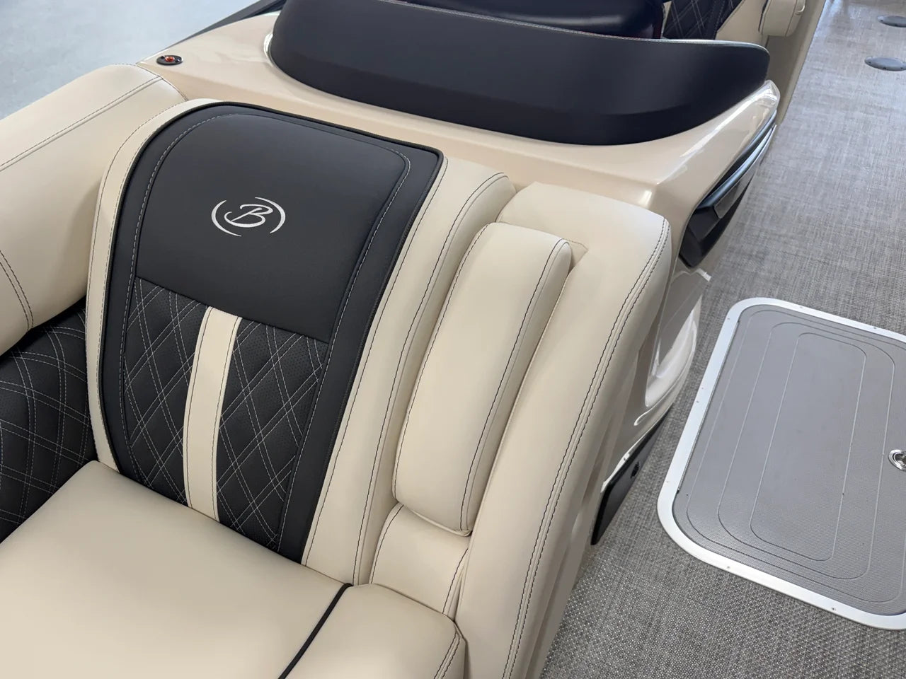 2027 Barletta LUSSO23QCSS 23.0 feet, Nisswa, Minnesota #21