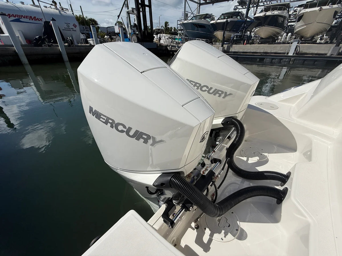 2027 Boston Whaler 250 Outrage 25.0 feet, Sarasota, FL #34