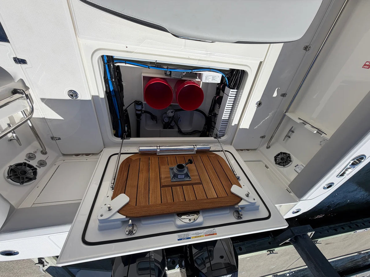 2026 Boston Whaler 330 Outrage 33.0 feet, Jupiter, Florida #21