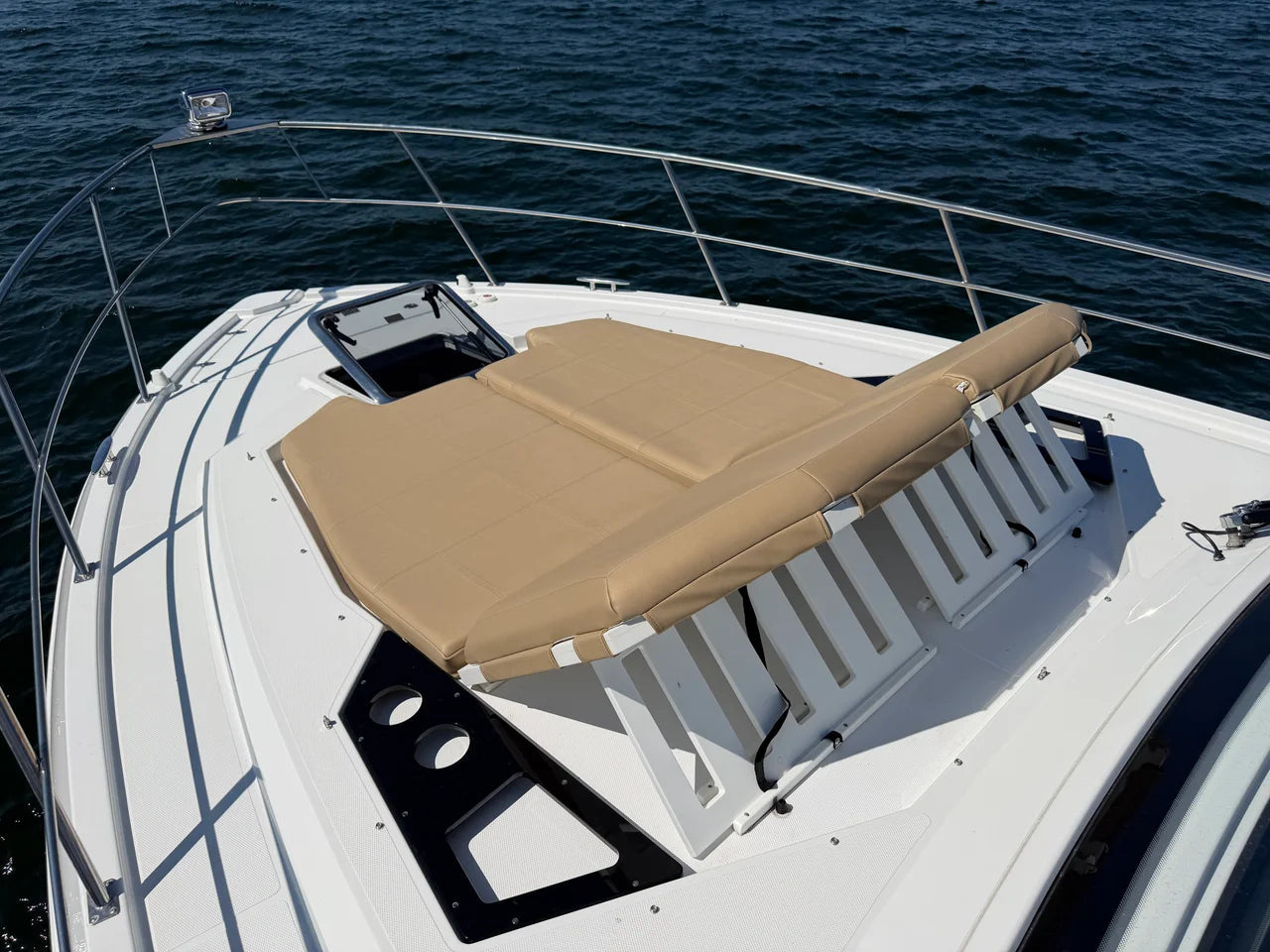 2015 Cruisers Yachts 390 EXPRESS COUPE 39.0 feet, Excelsior, Minnesota #52