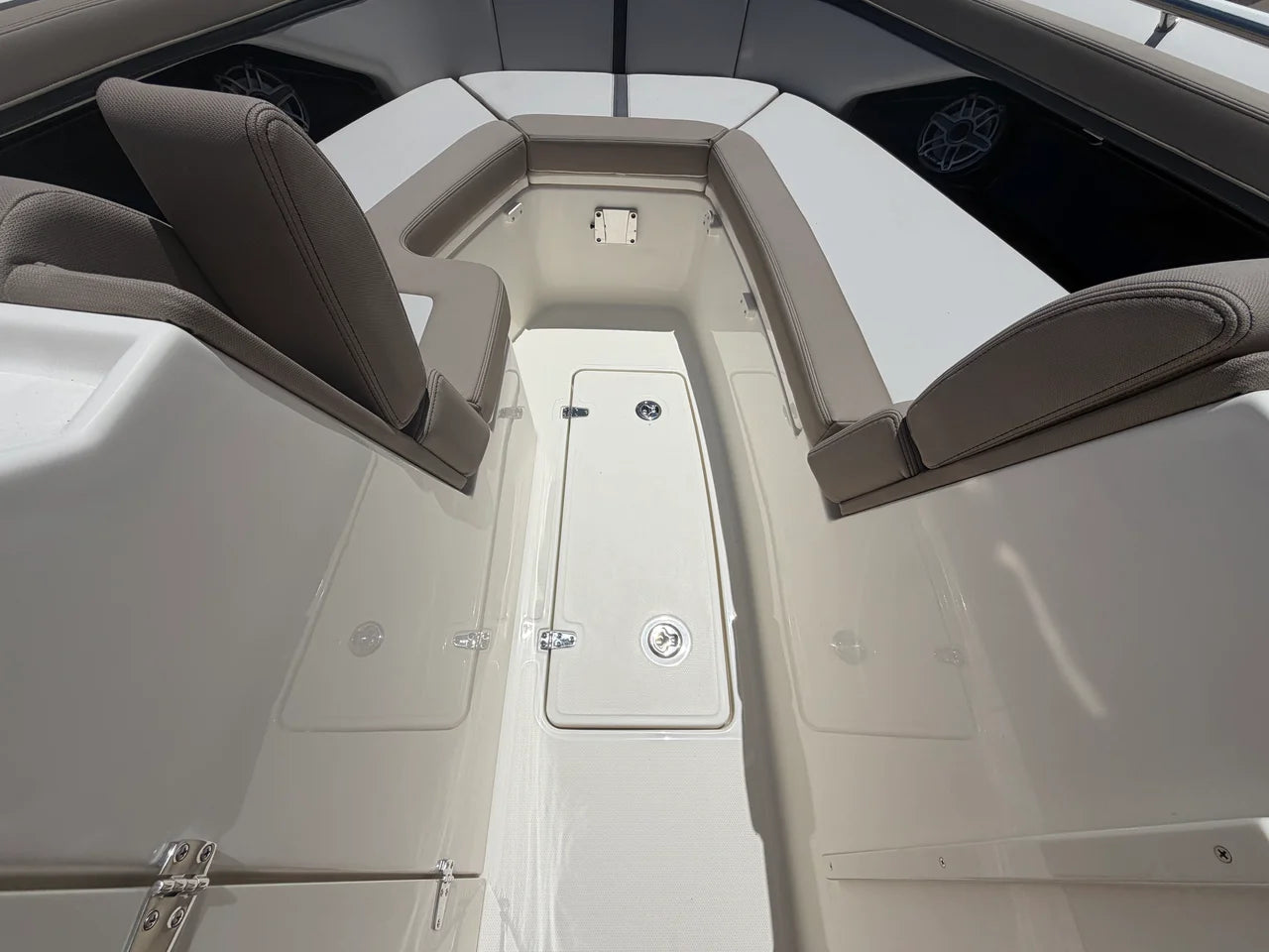 2027 Boston Whaler 330 Vantage 33.0 feet, Stuart, Florida #35