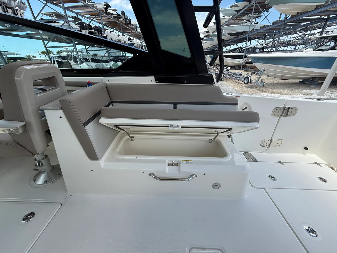 2025 Boston Whaler 330 Vantage 33.0 feet, Sarasota, FL #25