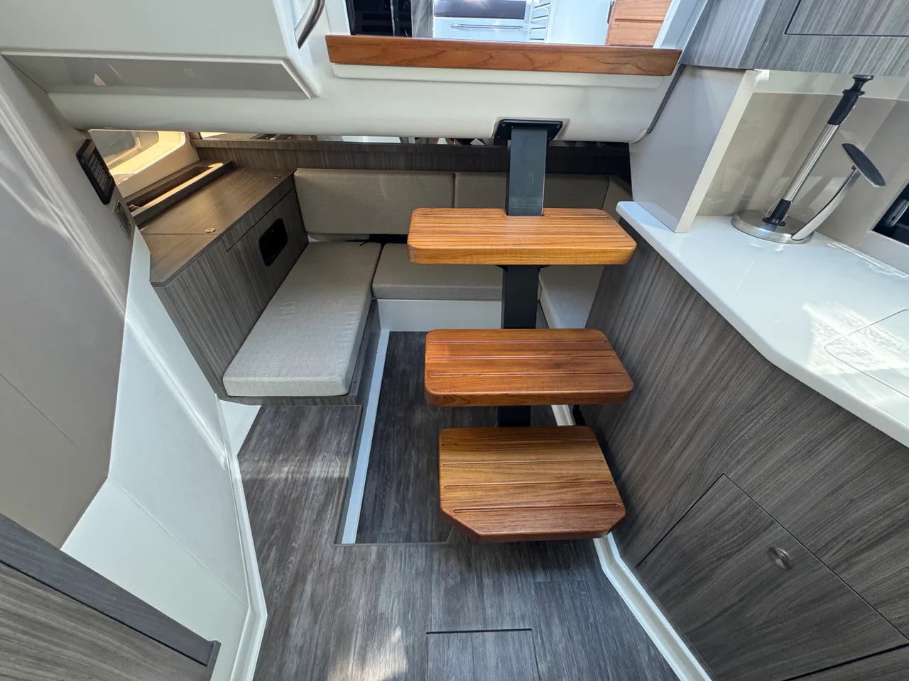 2025 Sea Ray 370 SUNDANCER OB 39.0 feet, Clearwater, Florida #39