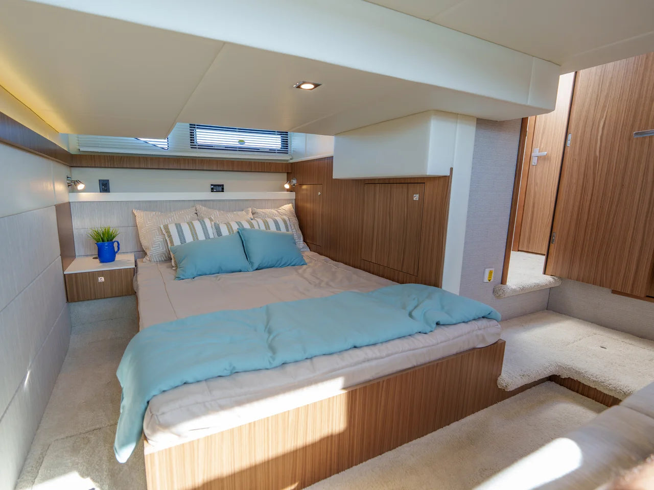2026 Cruisers Yachts 42 Cantius 42.0 feet, Wrightsville Beach, North Carolina #17