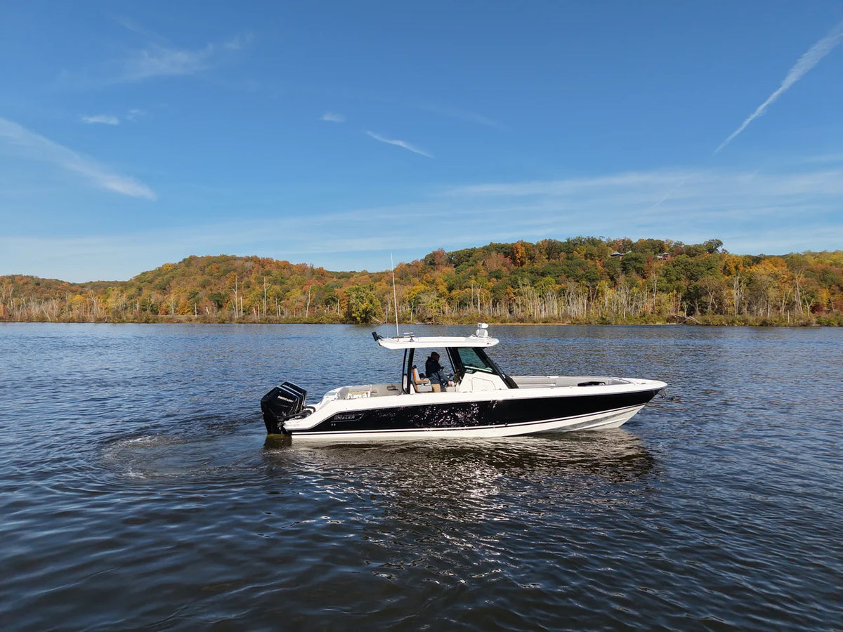 2026 Boston Whaler 360 Outrage 36.0 feet, Westbrook, Connecticut #5