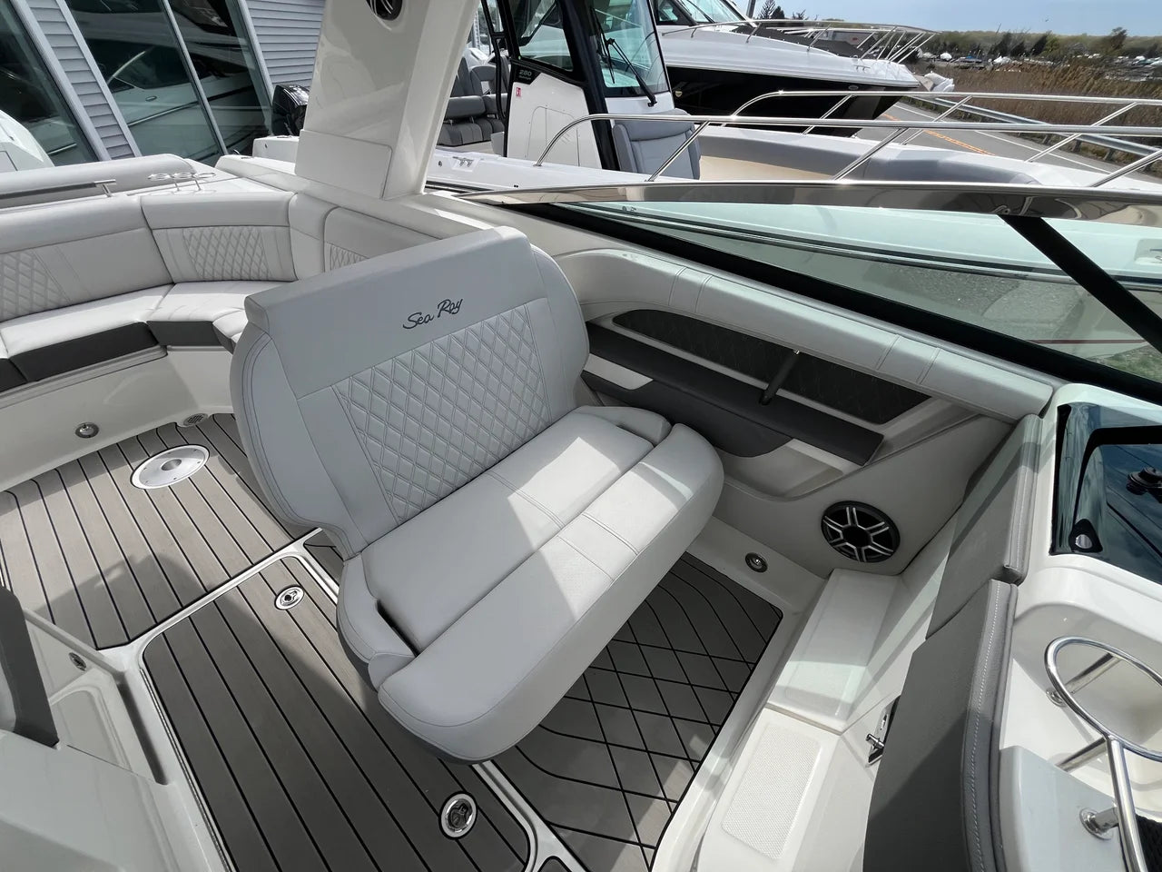 2026 Sea Ray SLX 310 Outboard 31.0 feet, Westbrook, Connecticut #15